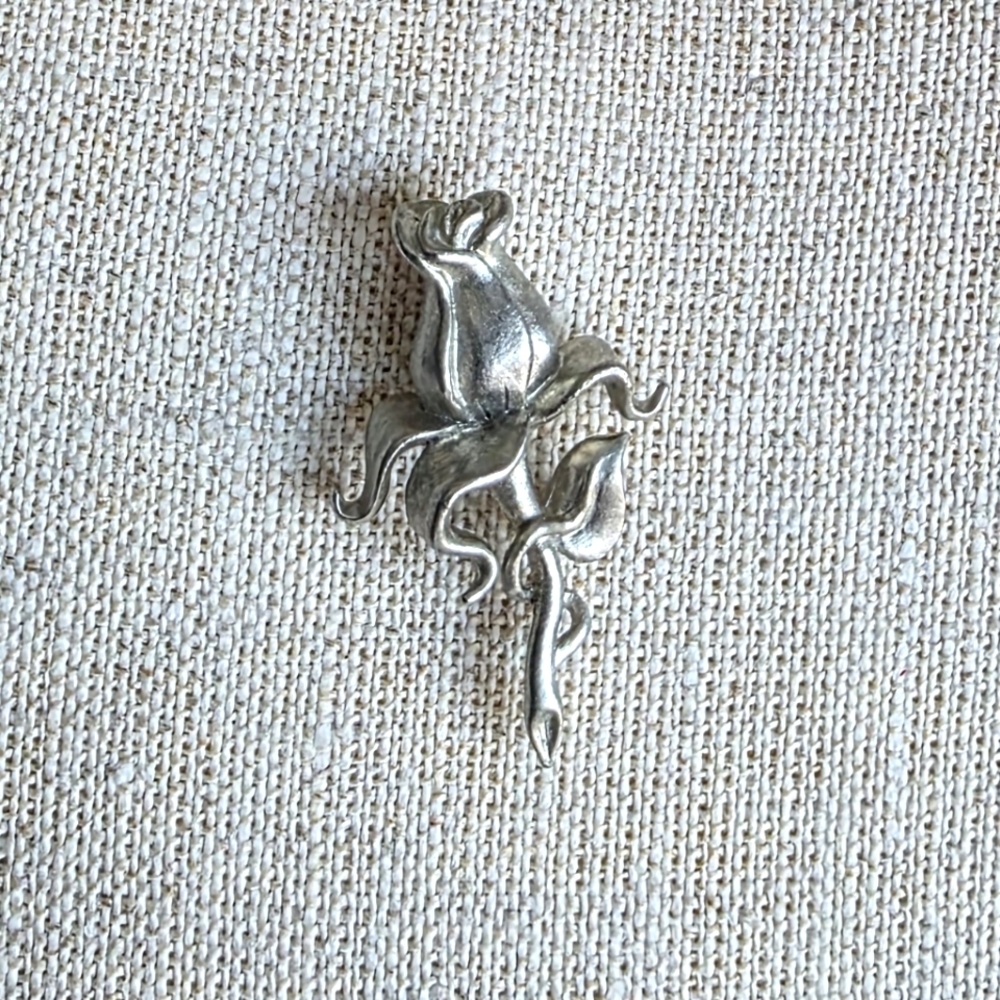 Silver Floral Rose Brooch